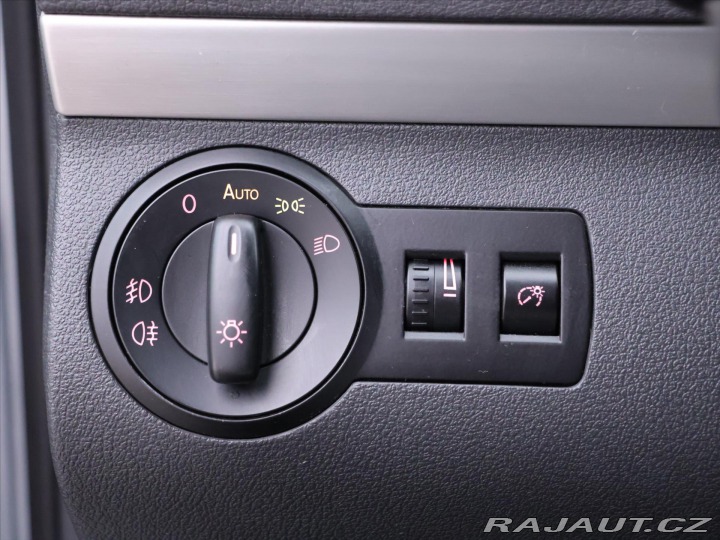Volkswagen Touran 2,0 TDI 125kW DSG 7-Míst 2009
