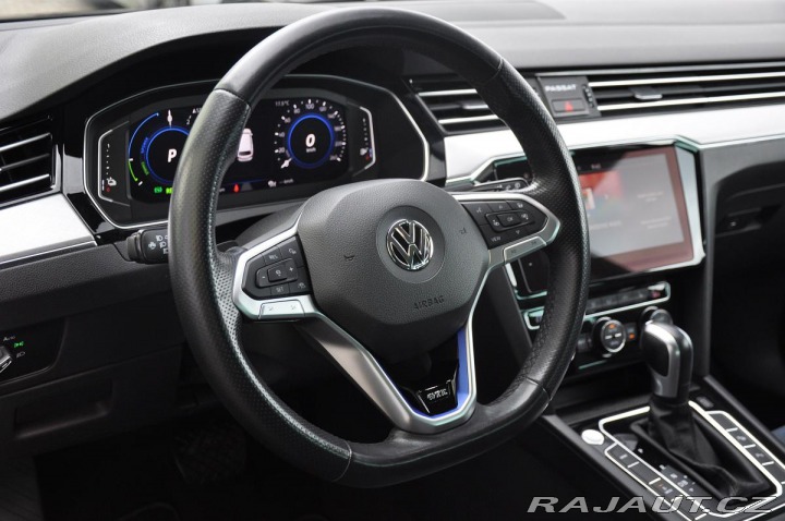 Volkswagen Passat GTE 1,4TSi+PHEV FULLED ČR 2019
