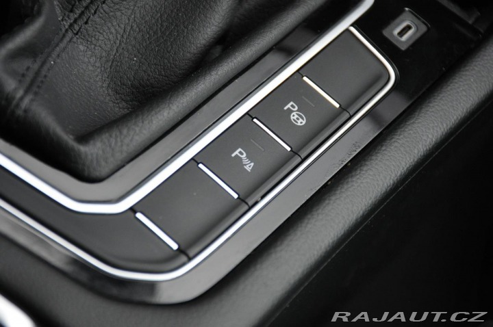Volkswagen Passat GTE 1,4TSi+PHEV FULLED ČR 2019