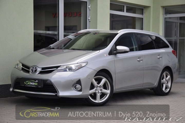 Toyota Auris 1,6I ČR KEYLESS 2xKOLA KA 2013