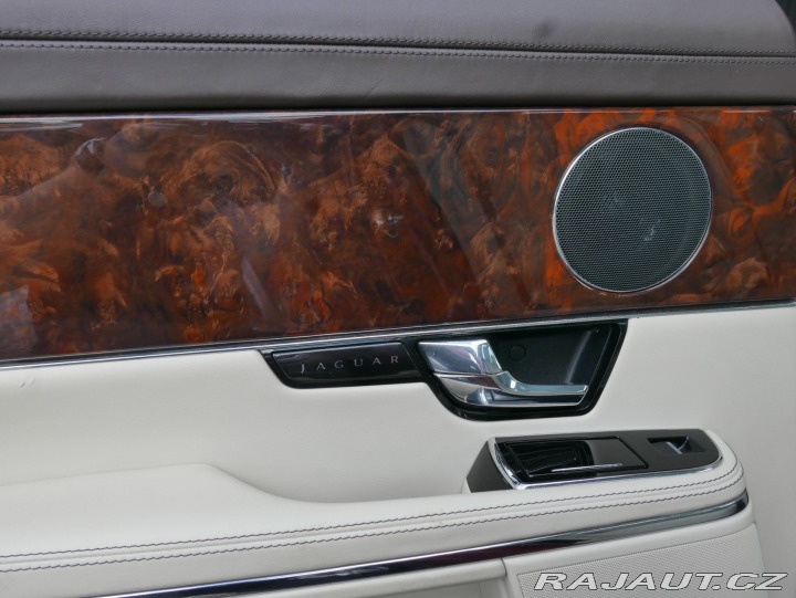 Jaguar XJ 3,0 V6 D Automat REZERVAC 2010