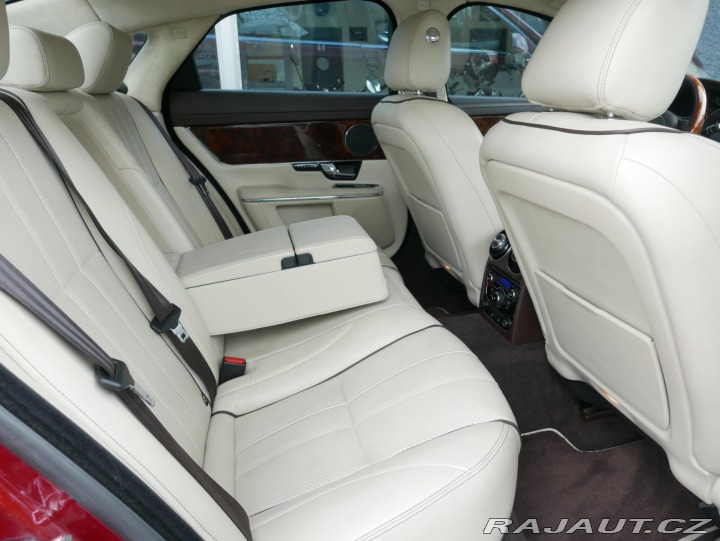 Jaguar XJ 3,0 V6 Diesel Panorama Au 2010