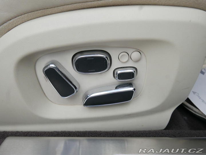 Jaguar XJ 3,0 V6 D Automat REZERVAC 2010