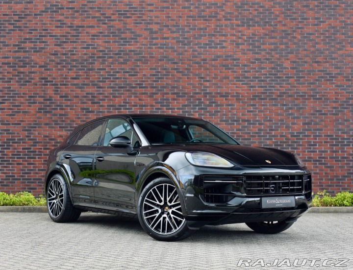 Porsche Cayenne Coupe E-Hybrid *Panoráma 2025