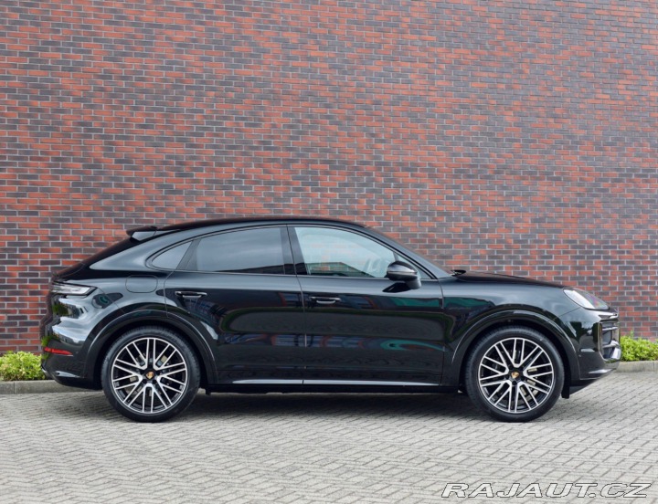 Porsche Cayenne Coupe E-Hybrid *Panoráma 2025