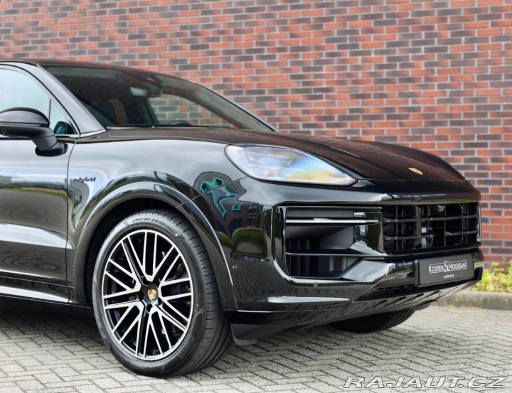Porsche Cayenne Coupe E-Hybrid *Panoráma 2025