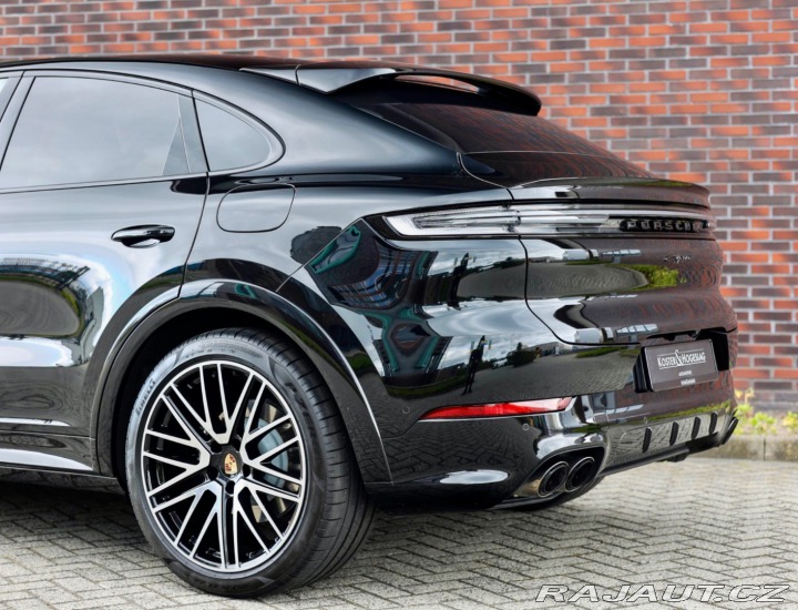 Porsche Cayenne Coupe E-Hybrid *Panoráma 2025