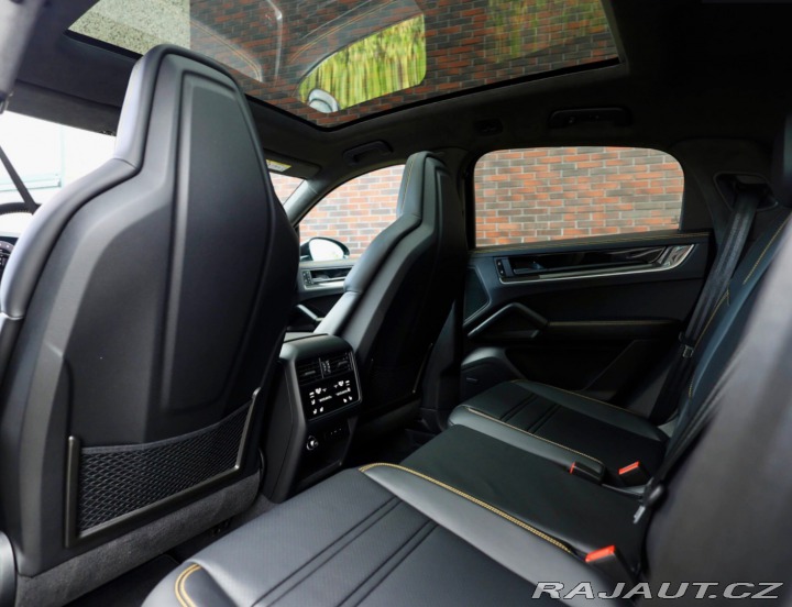 Porsche Cayenne Coupe E-Hybrid *Panoráma 2025