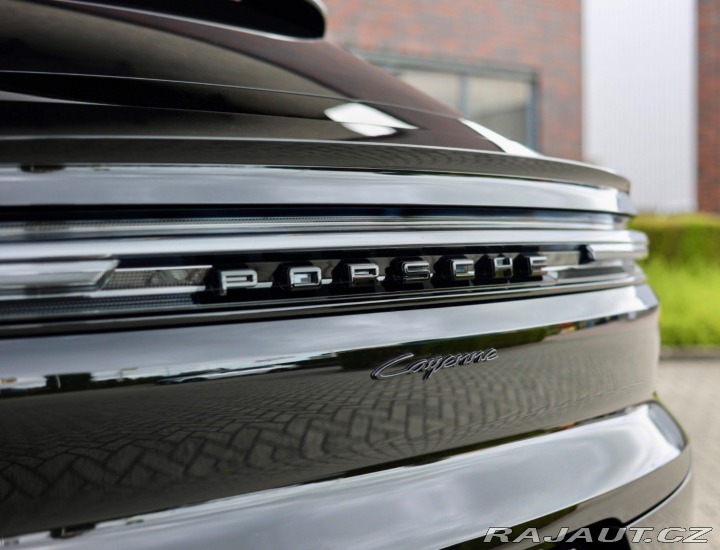 Porsche Cayenne Coupe E-Hybrid *Panoráma 2025