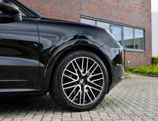 Porsche Cayenne Coupe E-Hybrid *Panoráma 2025