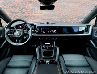 Porsche Cayenne Coupe E-Hybrid *Panoráma 2025