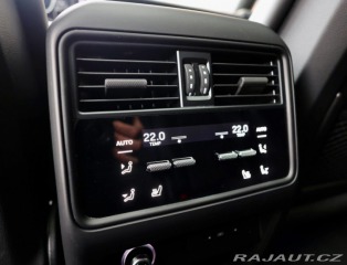 Porsche Cayenne Coupe E-Hybrid *Panoráma 2025