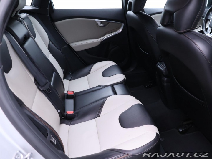 Volvo V40 2,0 D2 Aut. Cross Country 2017
