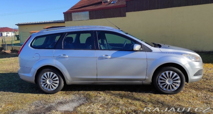 Ford Focus 1,6 2010 benzín 2010