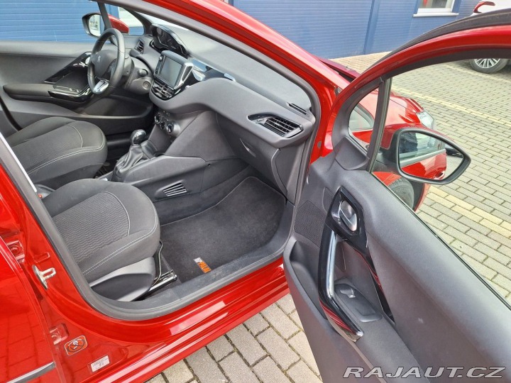 Peugeot 208 1,2 PureTech 82k M5 2017