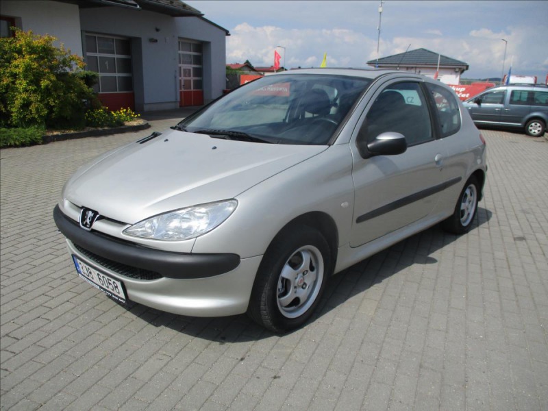 Peugeot 206 1,1 i 44kw Tažné