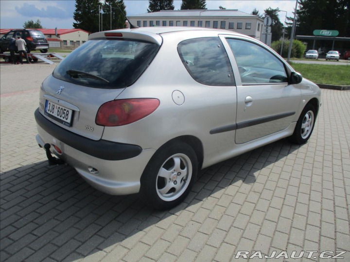 Peugeot 206 1,1 i 44kw Tažné 2004