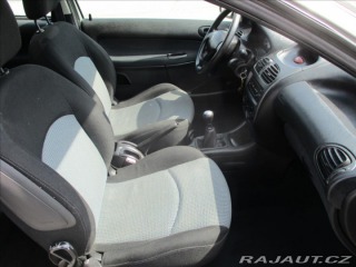 Peugeot 206 1,1 i 44kw Tažné 2004