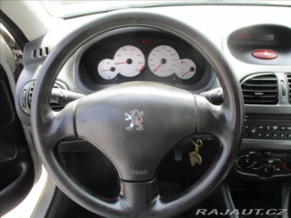 Peugeot 206 1,1 i 44kw Tažné 2004