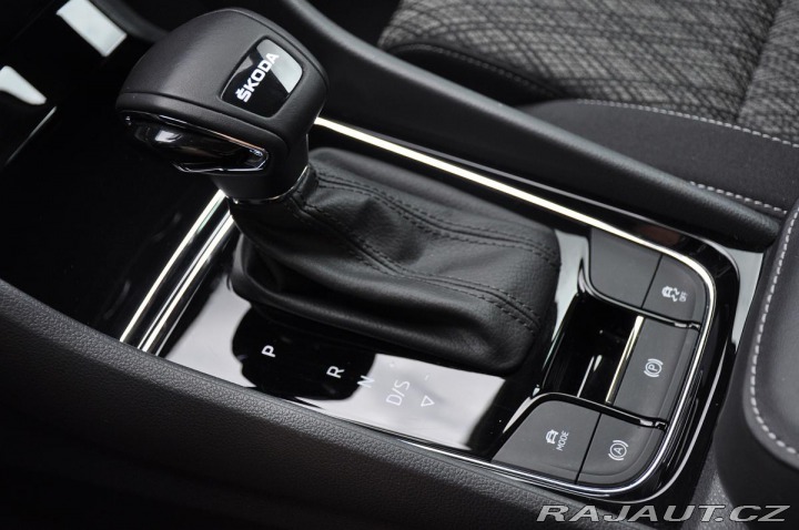 Škoda Karoq 2,0TDI DSG NAVI KAMERA ČR 2023