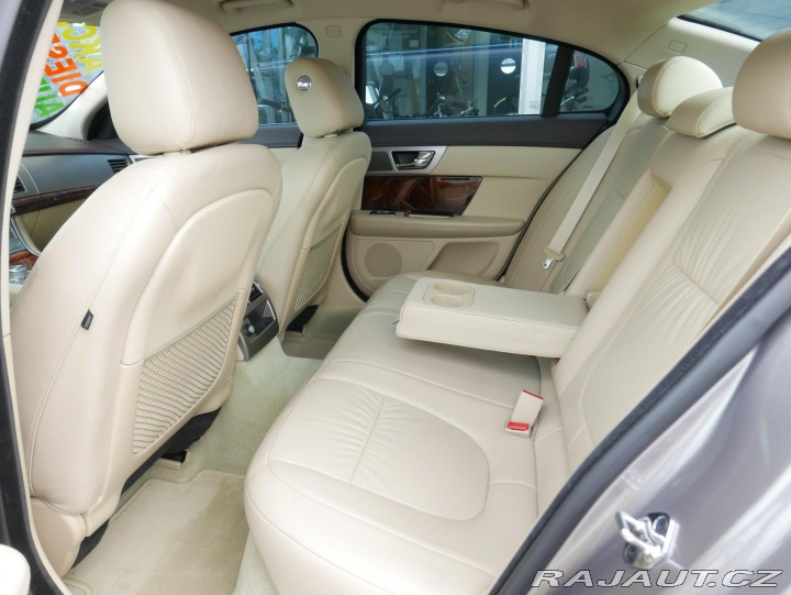 Jaguar XF 3,0D Premium Luxury REZER 2010