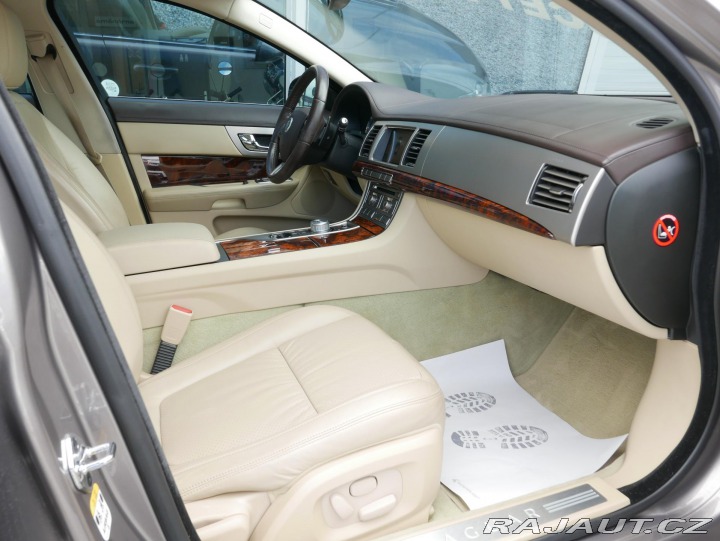 Jaguar XF 3,0D Premium Luxury Autom 2010