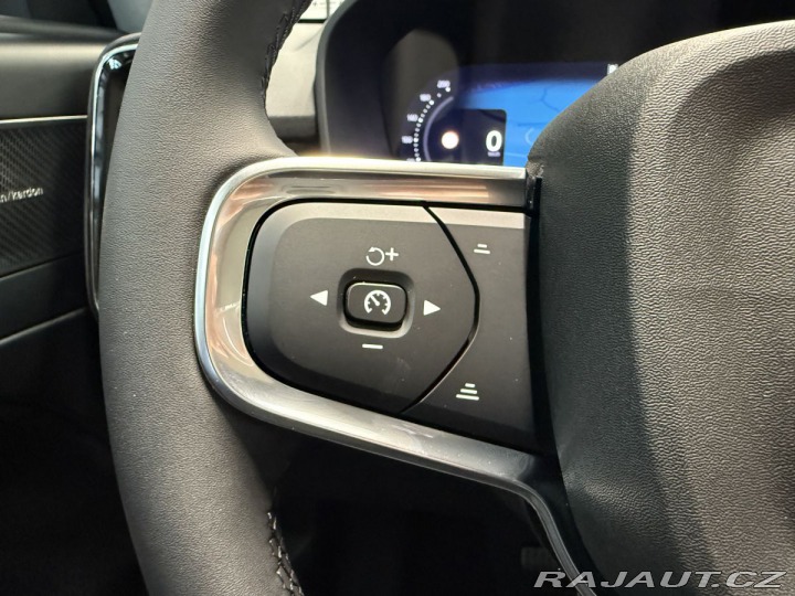 Volvo XC40 B4 2.0L 197+14 HP AT7 FWD 2025