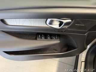 Volvo XC40 B4 2.0L 197+14 HP AT7 FWD 2025