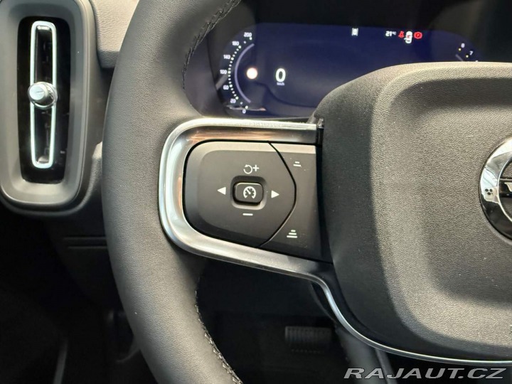 Volvo XC40 B3-2.0L163HP+14HP AT7 FWD 2025
