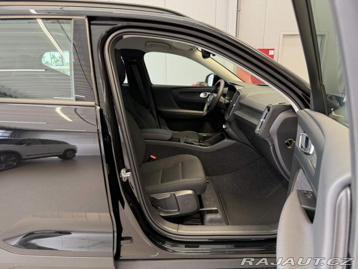 Volvo XC40 B3-2.0L163HP+14HP AT7 FWD 2025