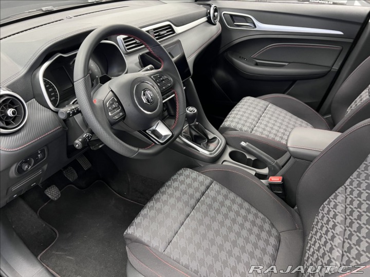 MG ZS 1.5 MT5 Essential Plus 2024