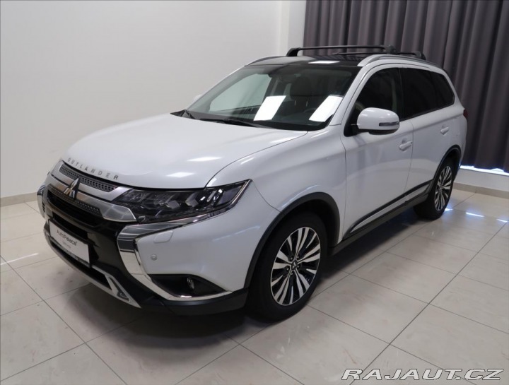 Mitsubishi Outlander 2,0 i AUT 4x4 7-míst 2019
