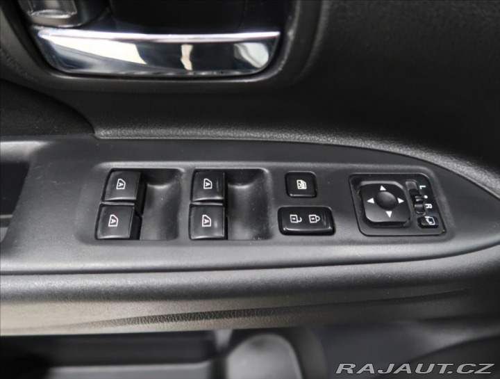 Mitsubishi Outlander 2,0 i AUT 4x4 7-míst 2019