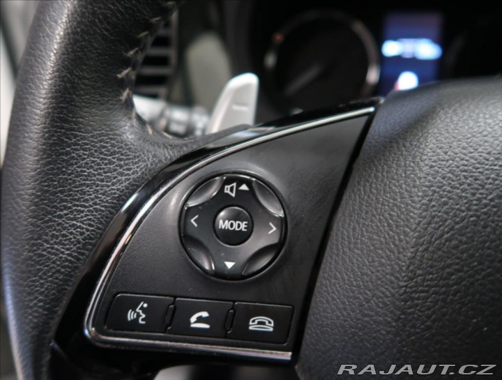 Mitsubishi Outlander 2,0 i AUT 4x4 7-míst 2019