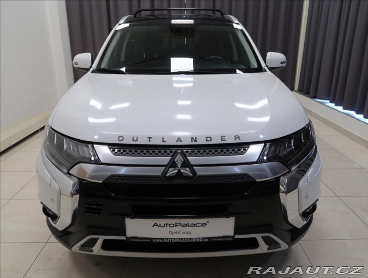 Mitsubishi Outlander 2,0 i AUT 4x4 7-míst 2019