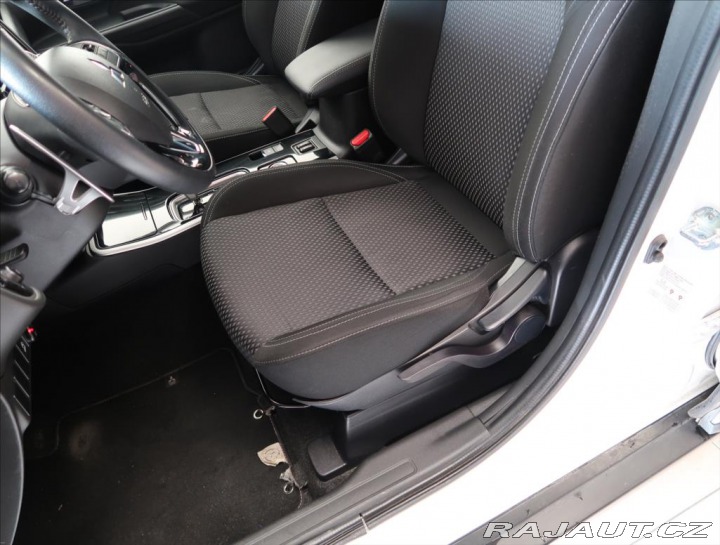 Mitsubishi Outlander 2,0 i AUT 4x4 7-míst 2019