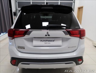 Mitsubishi Outlander 2,0 i AUT 4x4 7-míst 2019
