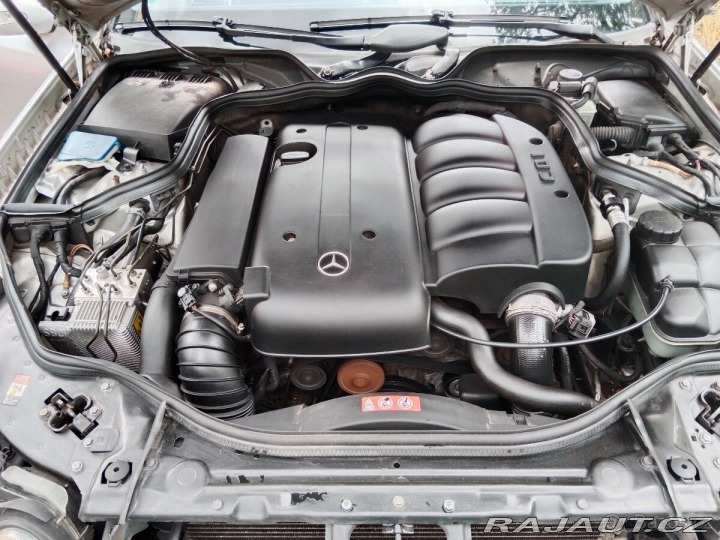 Mercedes-Benz E 2,2 CDI kombi, tažné 1800
