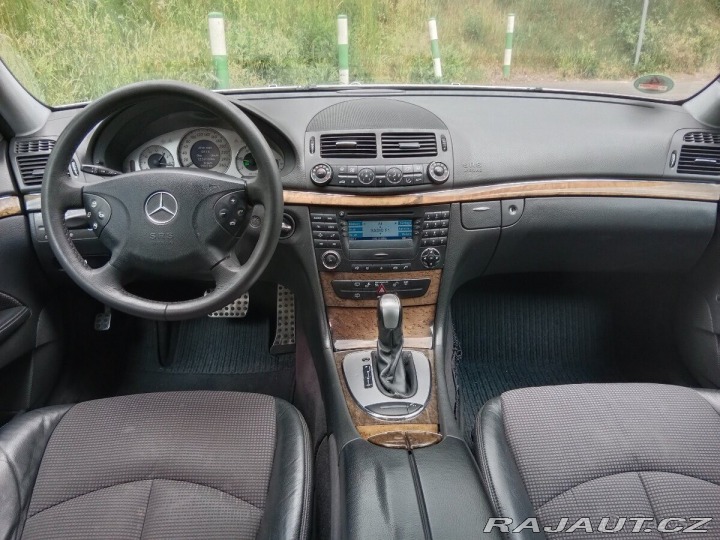 Mercedes-Benz E 2,2 CDI kombi, tažné 1800