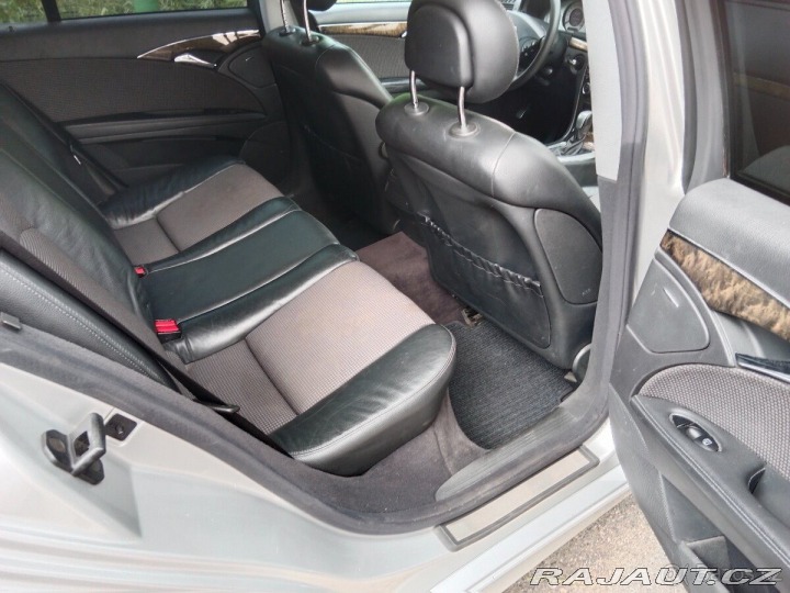 Mercedes-Benz E 2,2 CDI kombi, tažné 1800