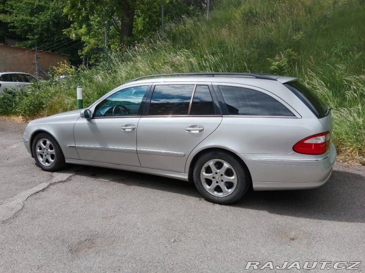Mercedes-Benz E 2,2 CDI kombi, tažné 1800