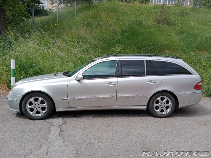 Mercedes-Benz E 2,2 CDI kombi, tažné 1800
