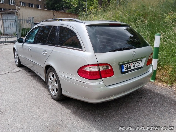 Mercedes-Benz E 2,2 CDI kombi, tažné 1800