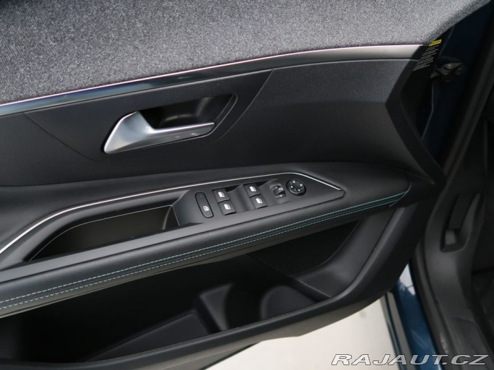 Peugeot 3008 1.2PureTech,96kW,ALLURE,M 2021
