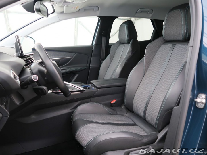 Peugeot 3008 1.2PureTech,96kW,ALLURE,M 2021