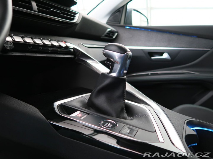 Peugeot 3008 1.2PureTech,96kW,ALLURE,M 2021