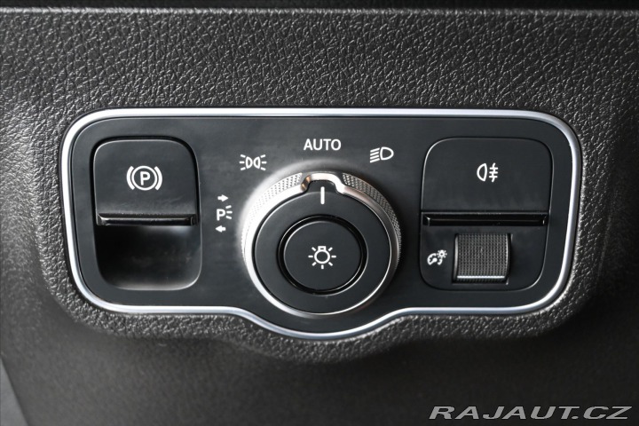 Mercedes-Benz GLB 2,0 220d 140 kW 8G-DCT 4M 2020