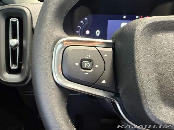 Volvo XC40 B3 - 2.0L 163HP + 14HP AT 2025