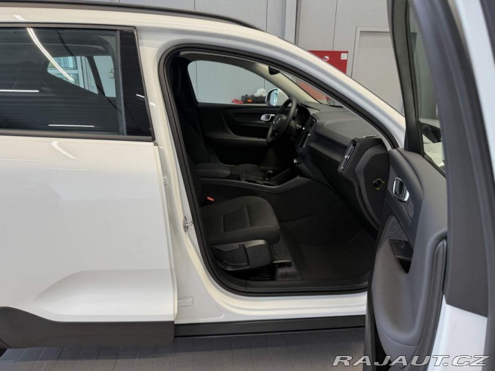 Volvo XC40 B3 - 2.0L 163HP + 14HP AT 2025