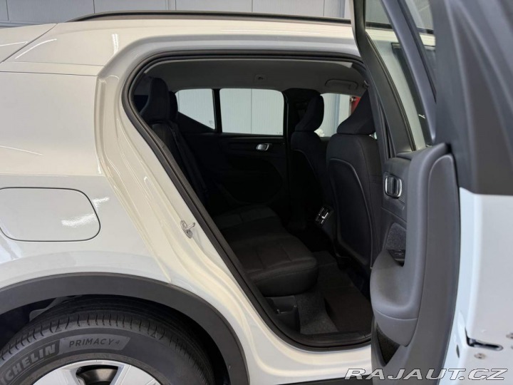 Volvo XC40 B3 - 2.0L 163HP + 14HP AT 2025